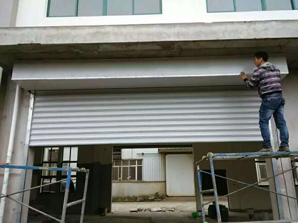 傾翻叉